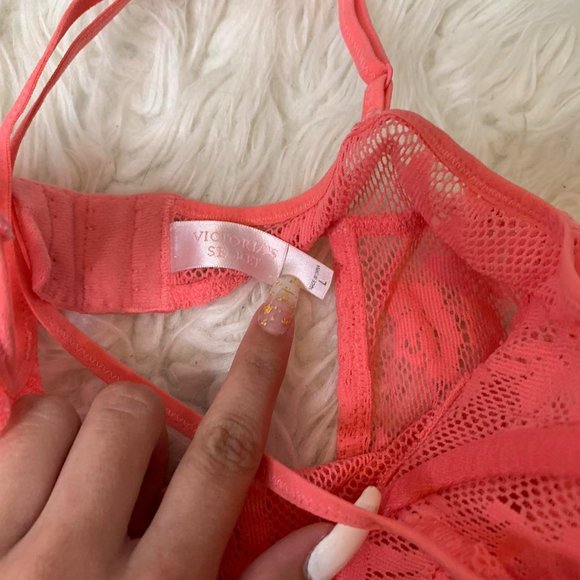 The hottest lil vintage Victoria’s secret lace slip dress! - Picture 4 of 4